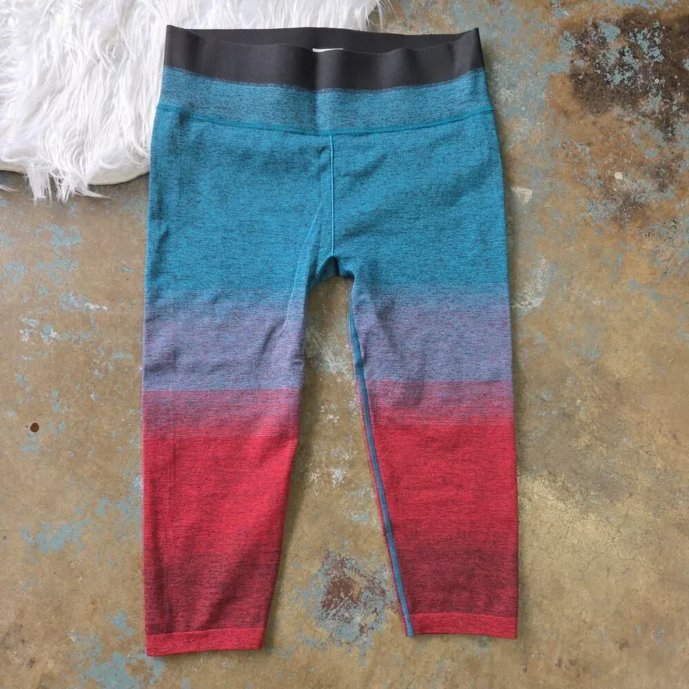 Athleta Relay Capri High Rise Leggings Size XL New Ombre Blue Red Seamless